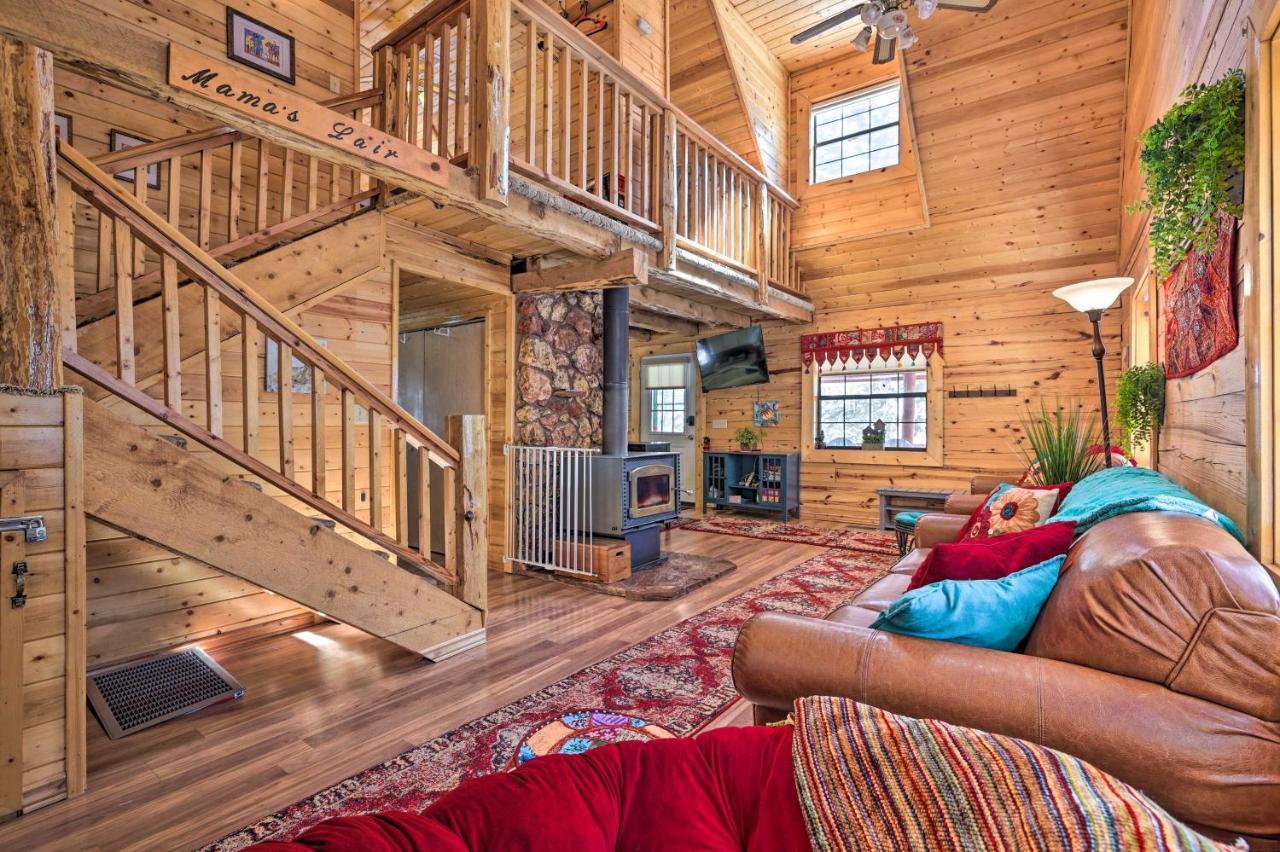 Rustic Duck Creek Village Cabin With Fire Pit! Kültér fotó