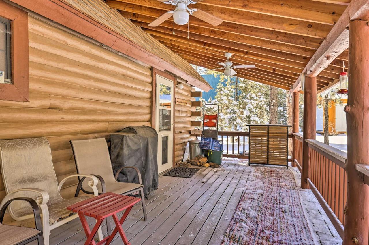 Rustic Duck Creek Village Cabin With Fire Pit! Kültér fotó